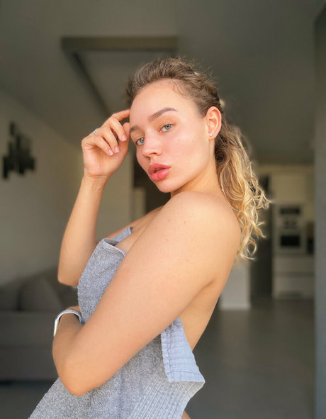 emanovak pornographic actress pictures