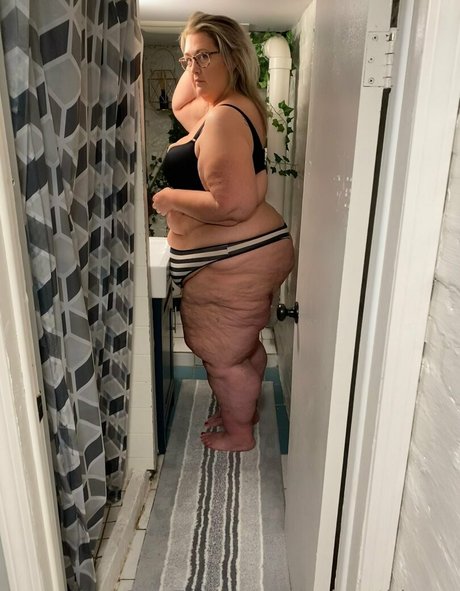 bbwjenythixson model xxx photo