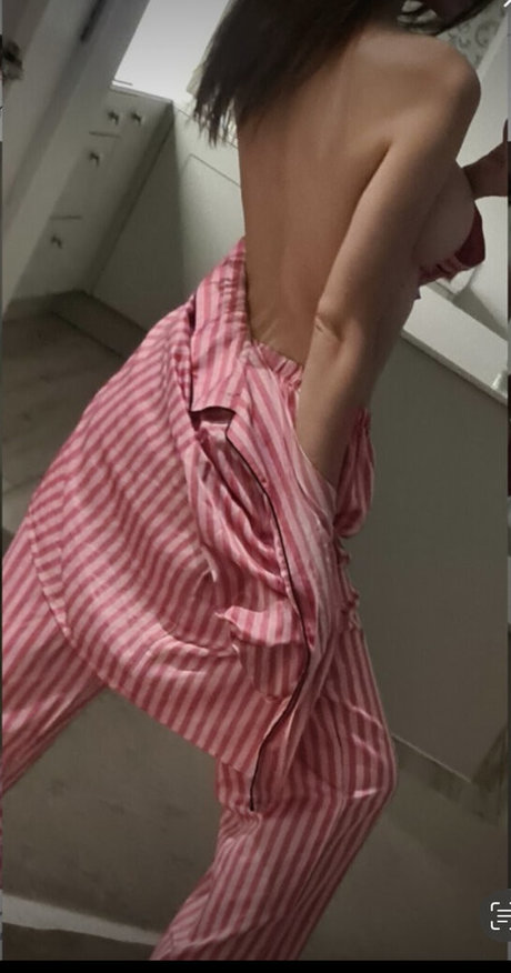 Emy Lou high quality pornstar pic