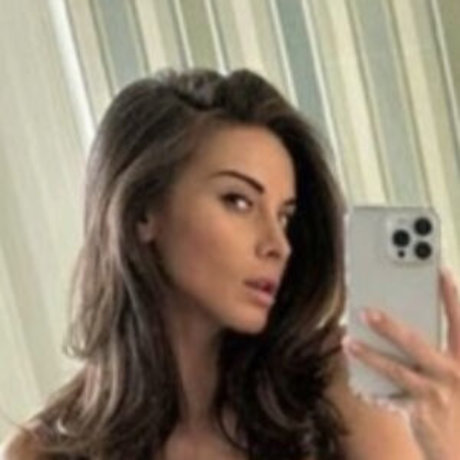 Emy Lou nudes actress image