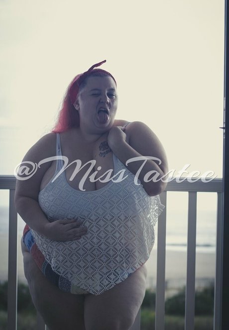 misstastee naked pornstar pics