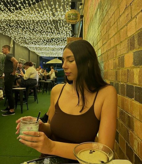 lilyinnes model pretty pic