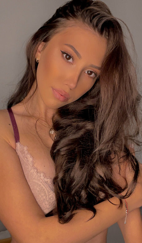 ebadbunny hot model images