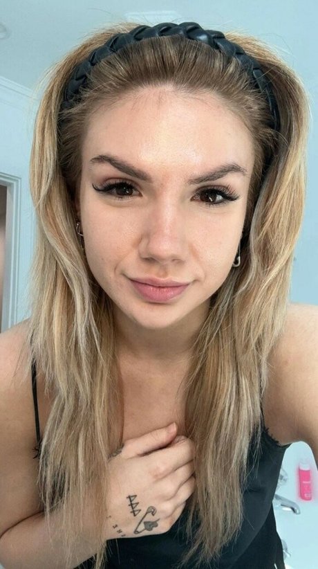 Baileyspinn pornstar photo