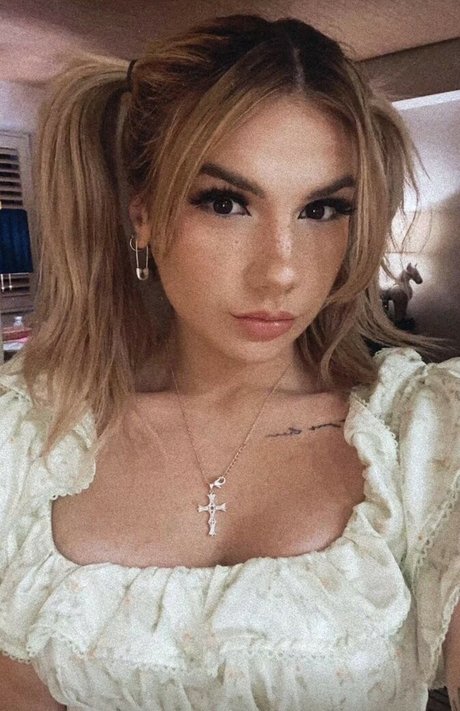 Baileyspinn actress photos