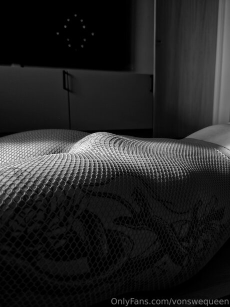 vonswequeen model perfect img