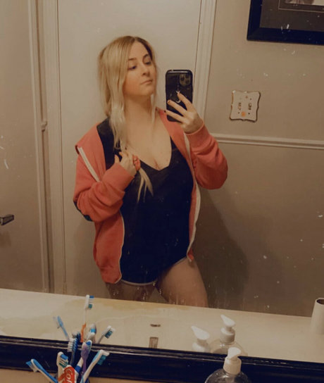 magicadenka model hd pictures