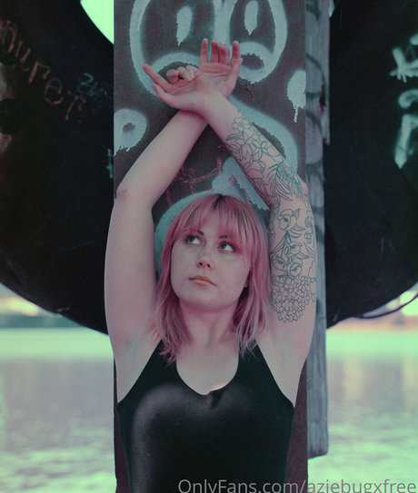 aziebugxfree hot actress pics