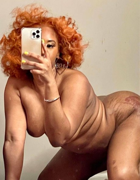 kweenbee982 erotic model pictures