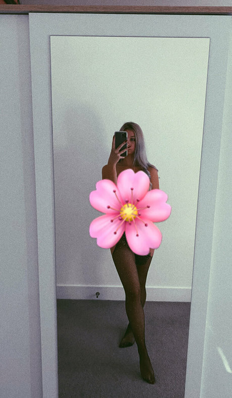 sxphieefree nudes actress image