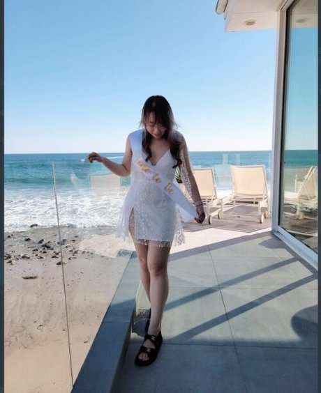 Natsumiii pornographic actress pics