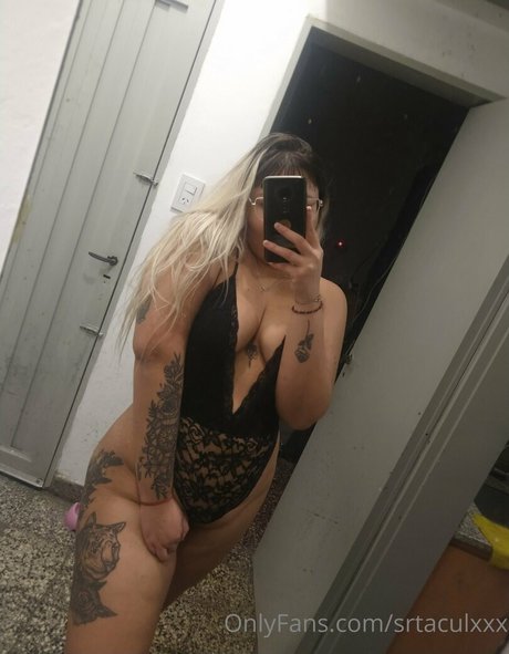 srtaculxxx naked pornstar img