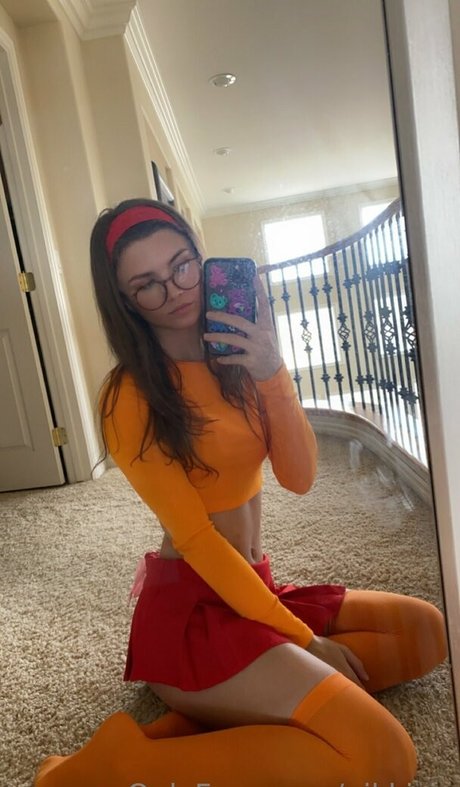 Nikkisia star exclusive pic