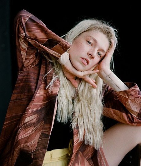 Hunter Schafer model sexy gallery