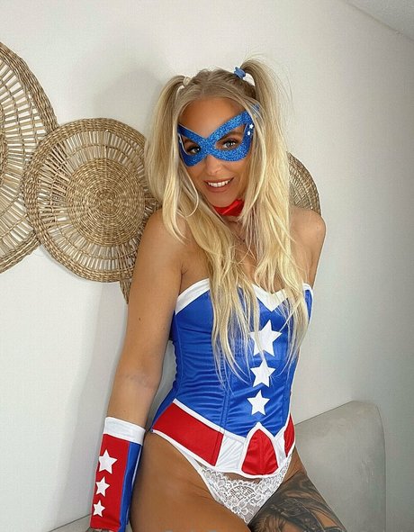 lee hart xx star galleries