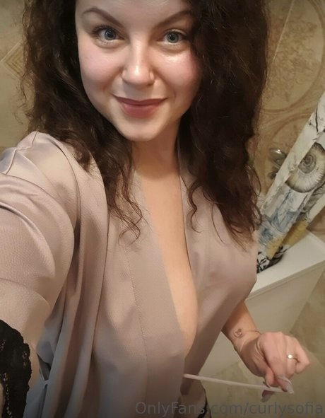 Sofia Curly pretty pornstar archive