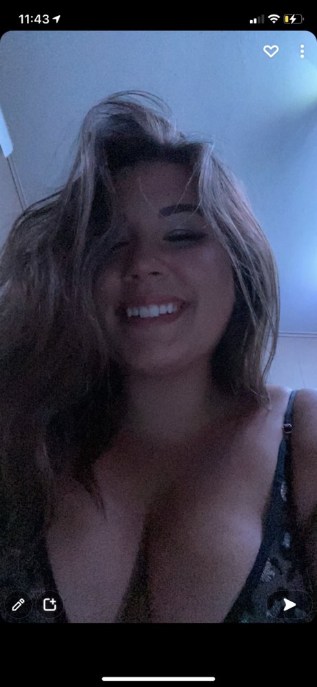 babygirllivyy star nudes pic