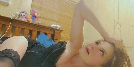 Submissive Lil Hoe model adult photos