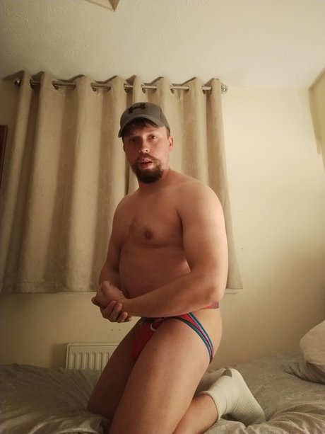 Beefyboy nude model img