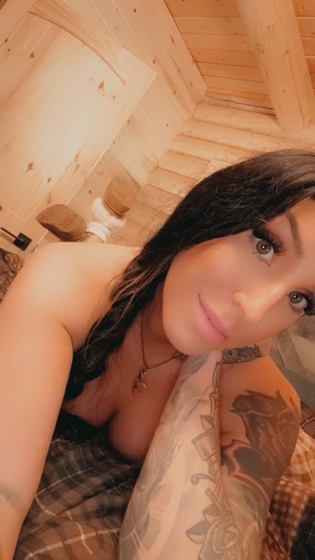 huntingcutie sex model image