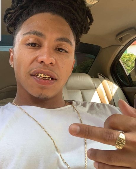 CallMeDaddy model perfect photo