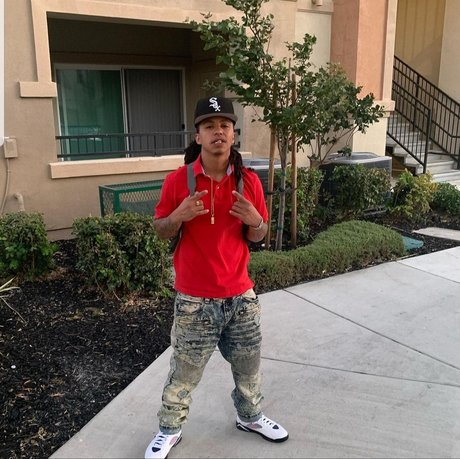 CallMeDaddy erotic model pic