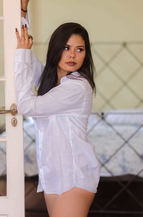 Lari Cute pornographic actress img