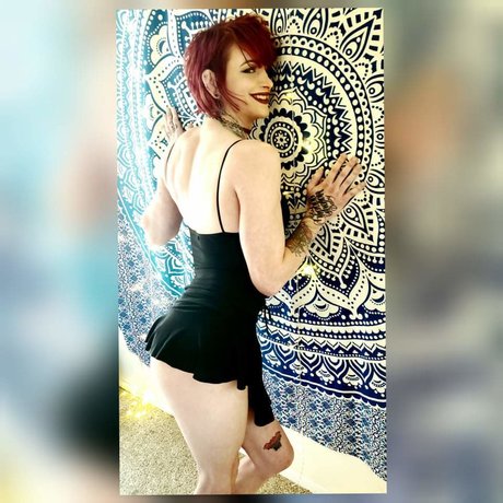 RosieDoll free pornstar picture