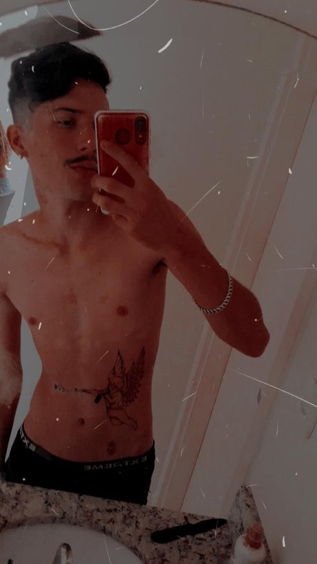 Ryan Carlos Oliveira star xxx photo