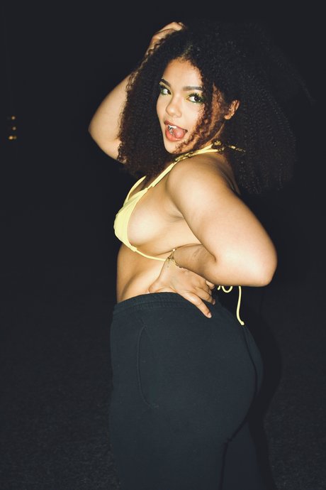 Weesa exclusive star gallery