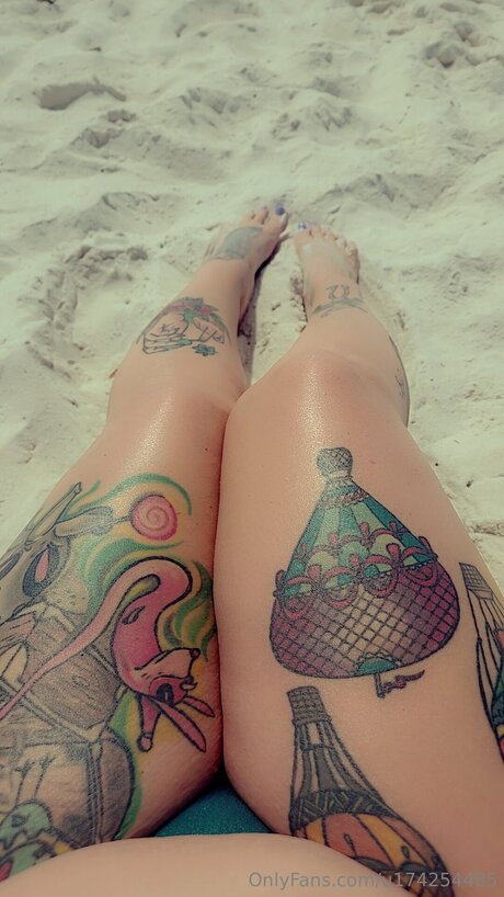 CurvyPeach high quality actress galleries