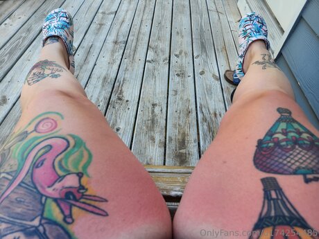 CurvyPeach naked model archive