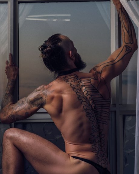 Uncle Teddy model pretty image