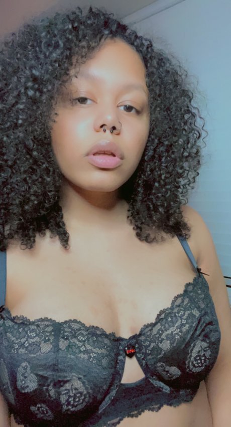 Elise the Queen hd actress image