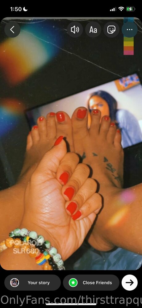 Queeen_ nudes model image