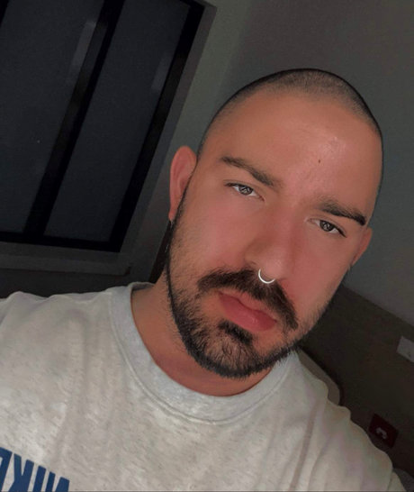 Malachaii model sexy images