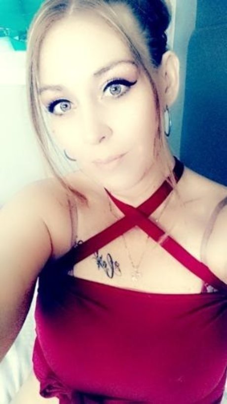 _Treasure pretty actress photo