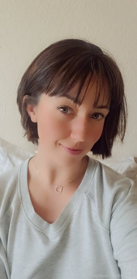 Topless talks with Mel model adult pictures