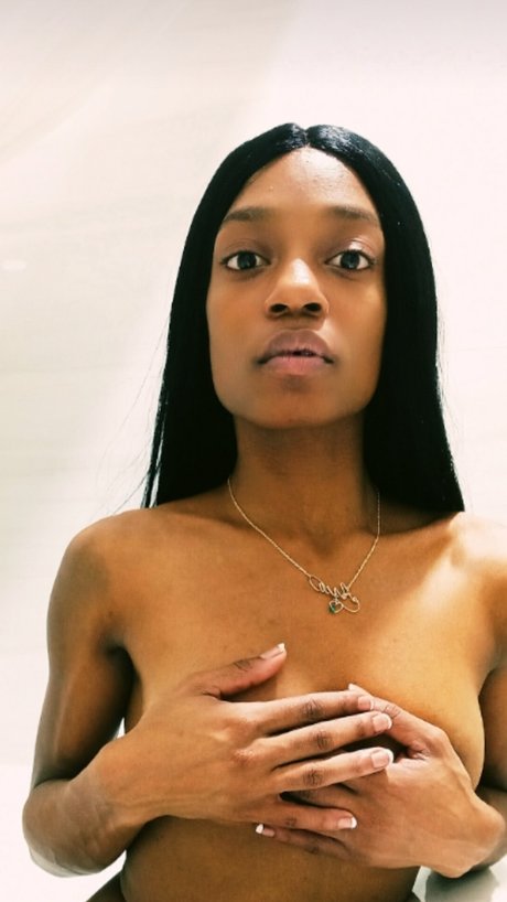 ADORN_ xxx star pics