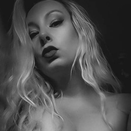 Moonbitxh hot model image