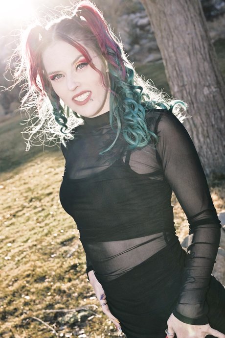 Babyphoenix sexy model img