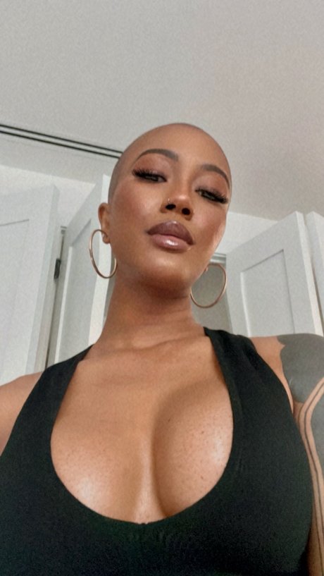 Thewholesomeheaux model naked pictures