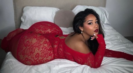 Assi_ model sexy photos