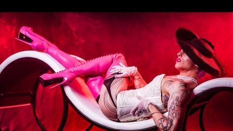 Temptress Pixie hot pornstar galleries