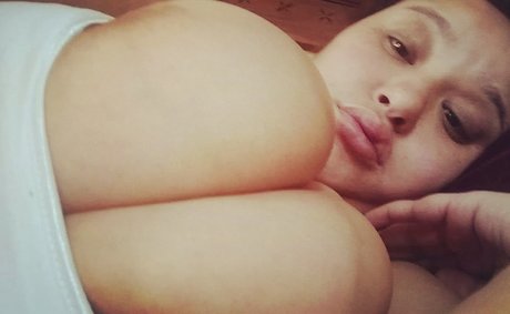 Big sexxxy red art pornstar photo