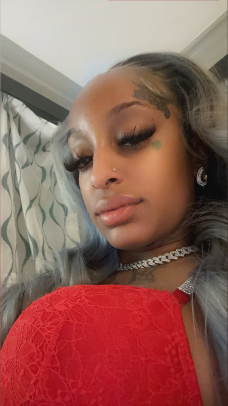 The GENERAL_ free model pictures