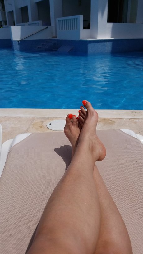 BeautyBelow pretty star photo