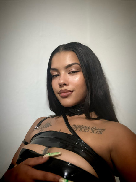 TheHoneyD pretty model gallery