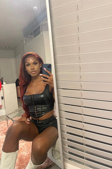 Chanel Minajj naked actress image