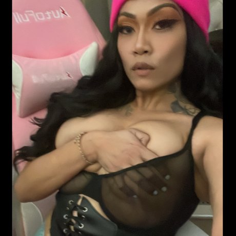 Mi O star adult image